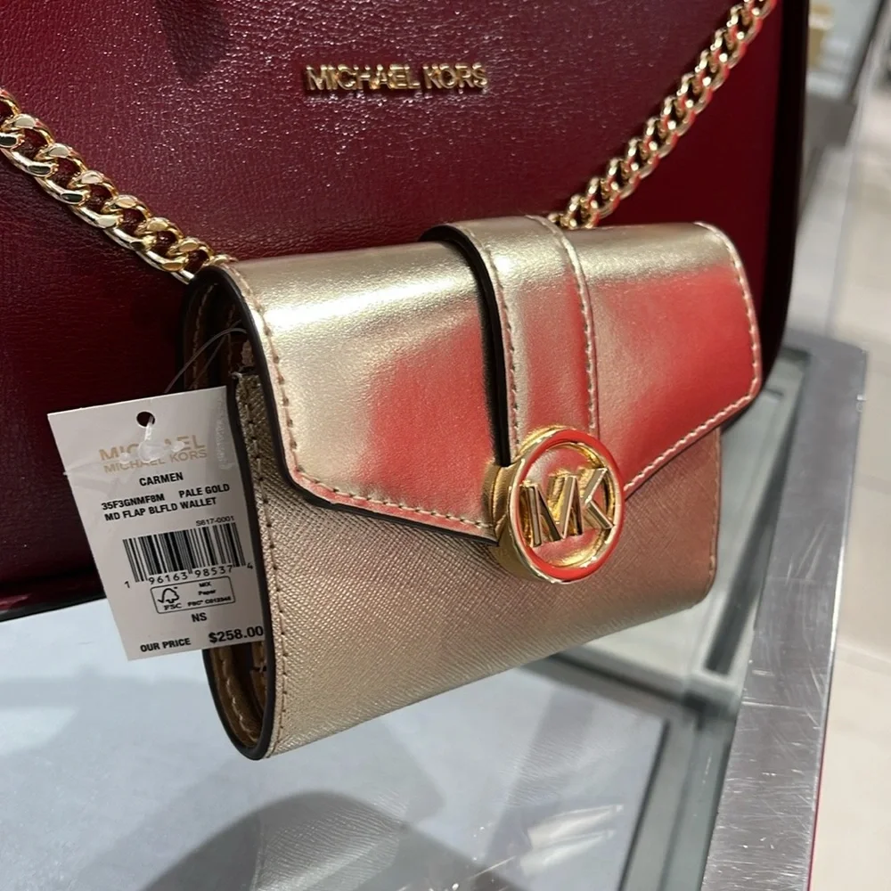 MICHAEL KORS CARMEN MEDIUM LOGO AND FAUX LEATHER WALLET
PALE GOLD
NWT - Picture 2 of 16